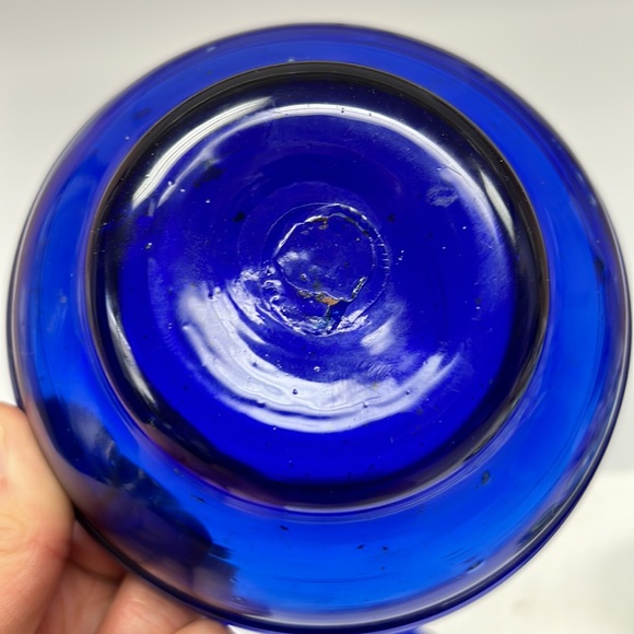 Hand blown in Mexico pair of cobalt blue glass bowls - Picture 4 of 8
